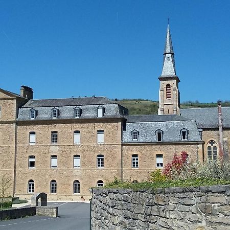 Accueil Du Couvent De Malet Hotel Saint-Côme-dʼOlt Екстериор снимка