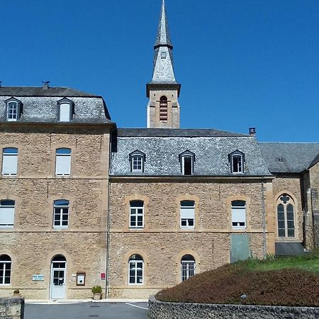 Accueil Du Couvent De Malet Hotel Saint-Côme-dʼOlt Екстериор снимка