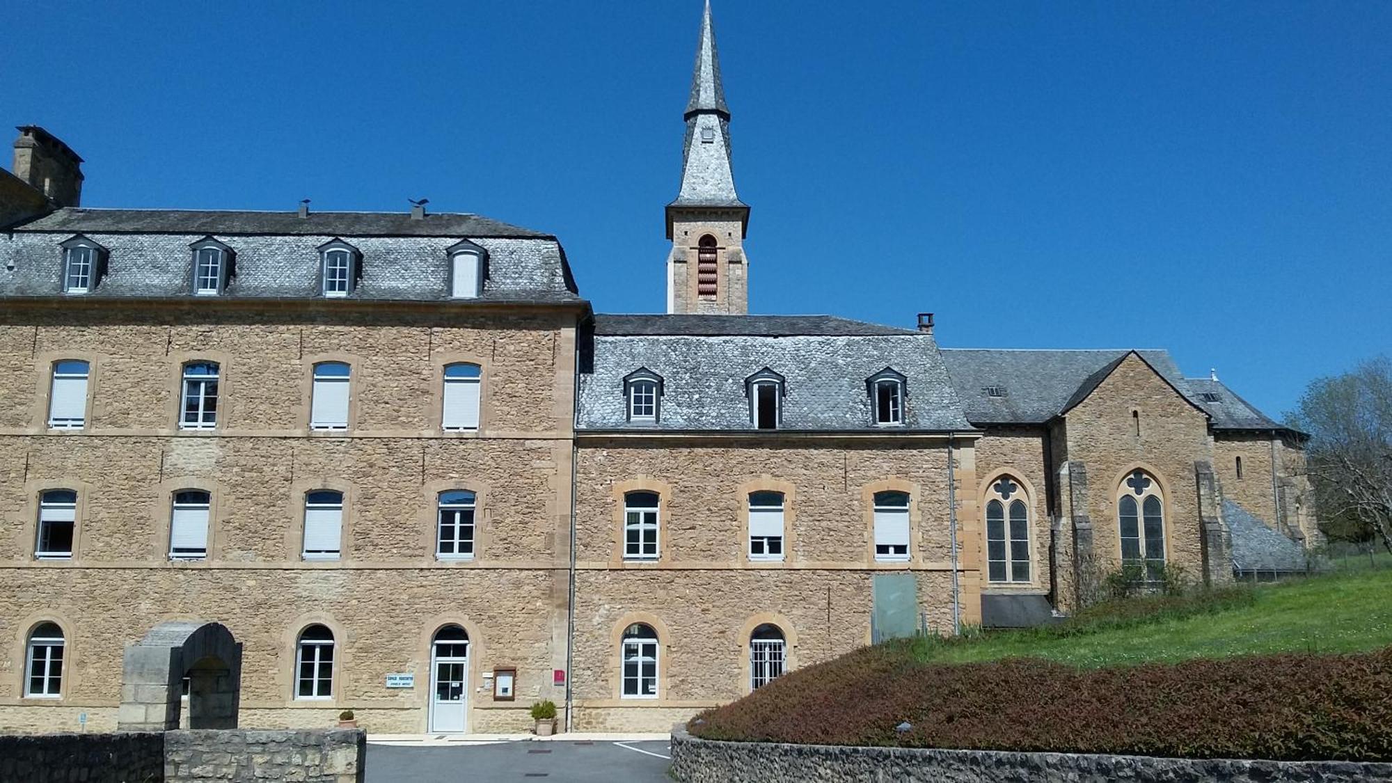 Accueil Du Couvent De Malet Hotel Saint-Côme-dʼOlt Екстериор снимка