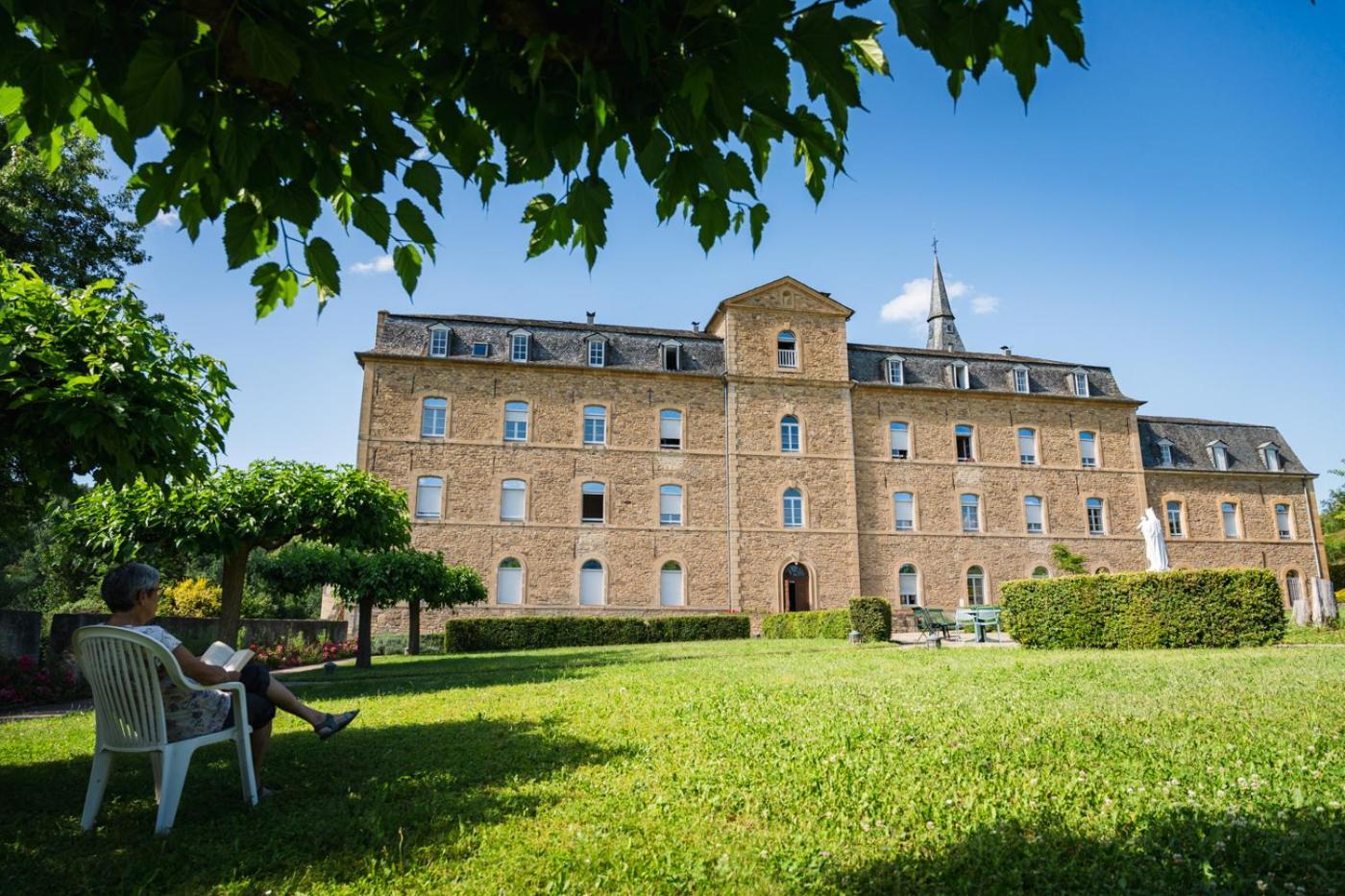 Accueil Du Couvent De Malet Hotel Saint-Côme-dʼOlt Екстериор снимка