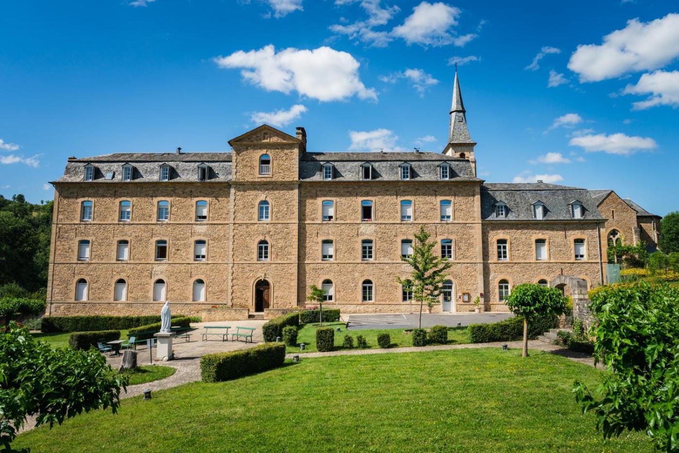 Accueil Du Couvent De Malet Hotel Saint-Côme-dʼOlt Екстериор снимка