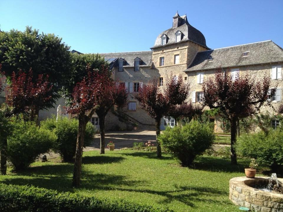 Accueil Du Couvent De Malet Hotel Saint-Côme-dʼOlt Екстериор снимка